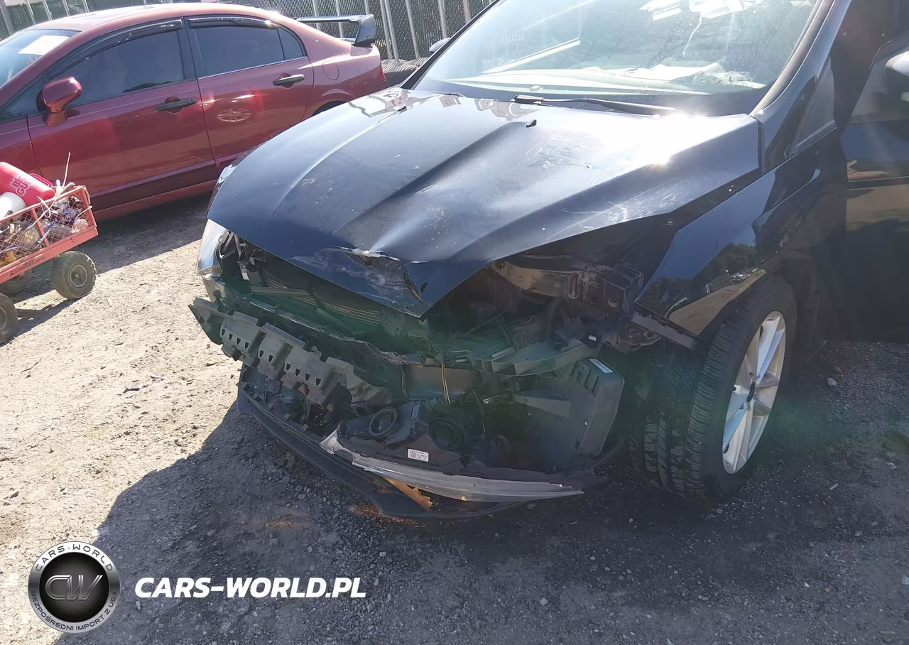 2017 Ford Focus Se VIN:1FADP3F24HL212147 - 6
