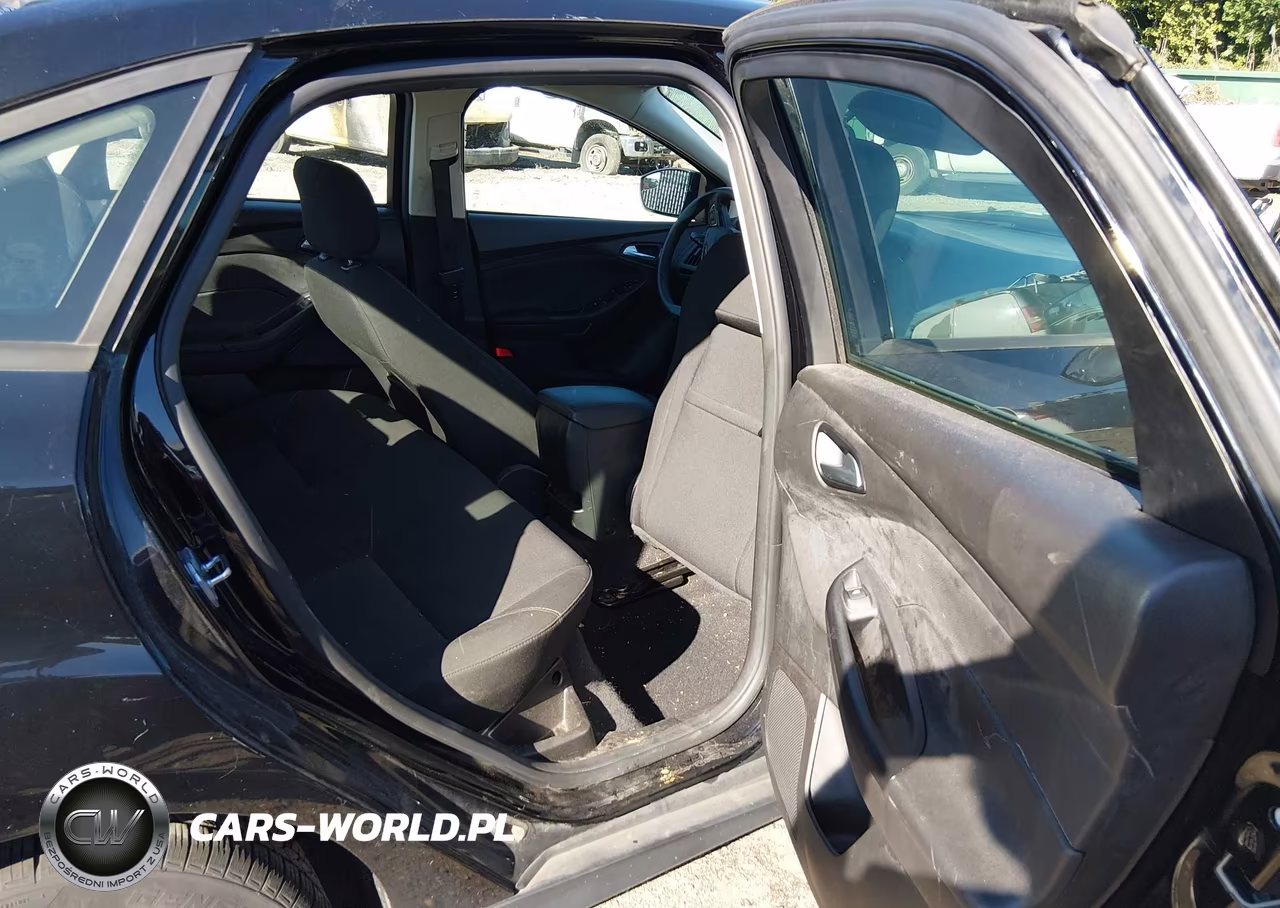 2017 Ford Focus Se VIN:1FADP3F24HL212147 - 8