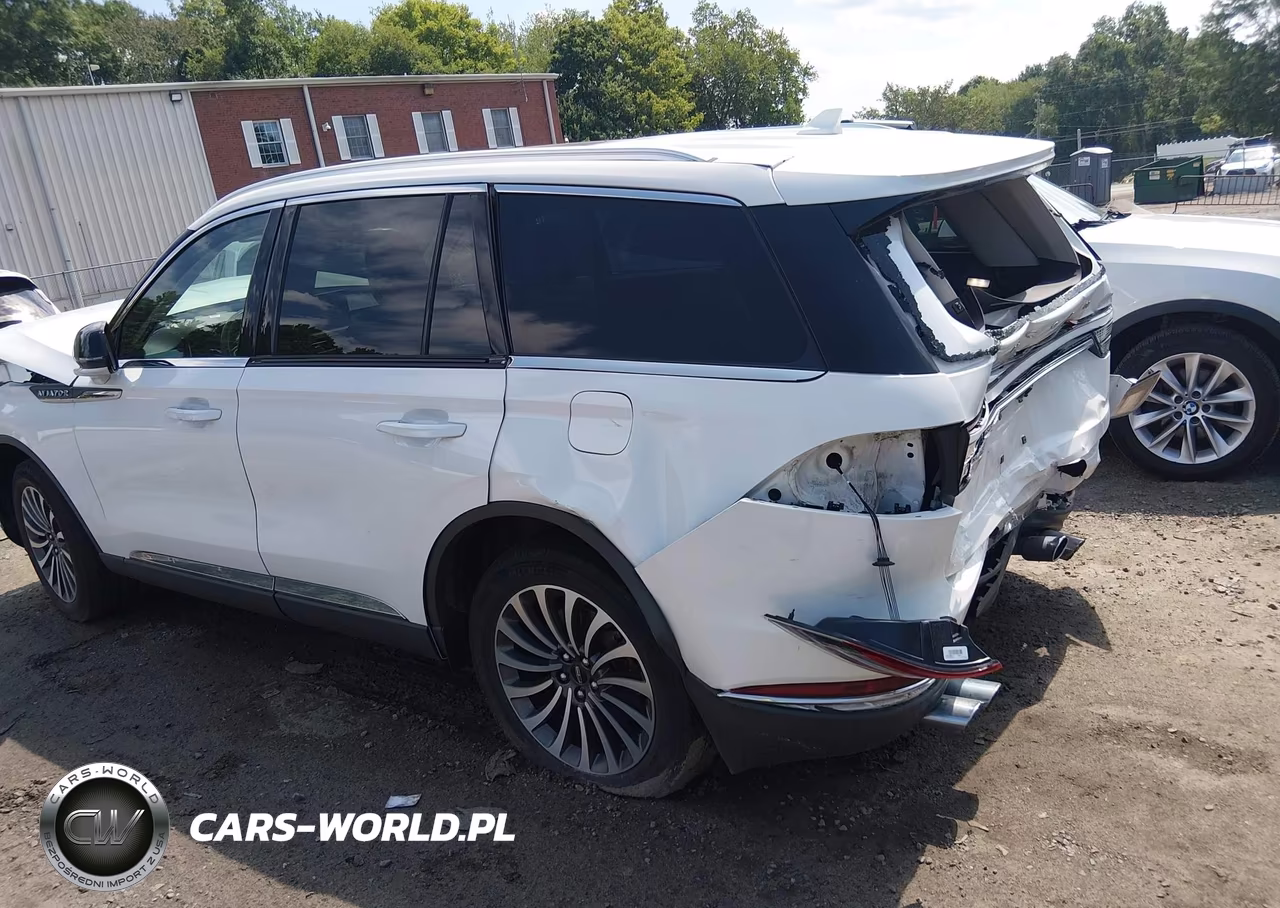 2023 Lincoln Aviator Standard VIN:5LM5J6XC0PGL00427 - 3