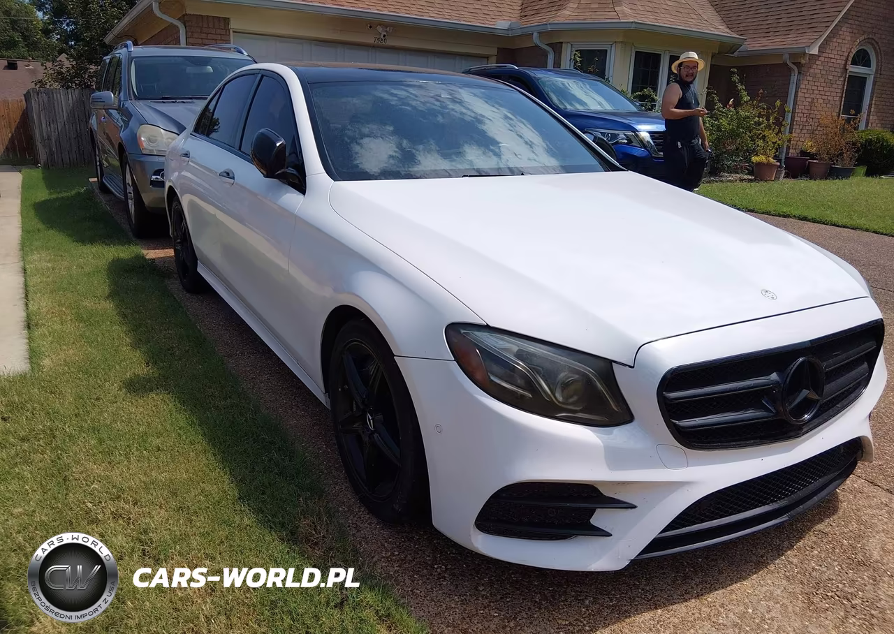 2017 Mercedes-Benz E 300 – zdjęcie 1 z 16