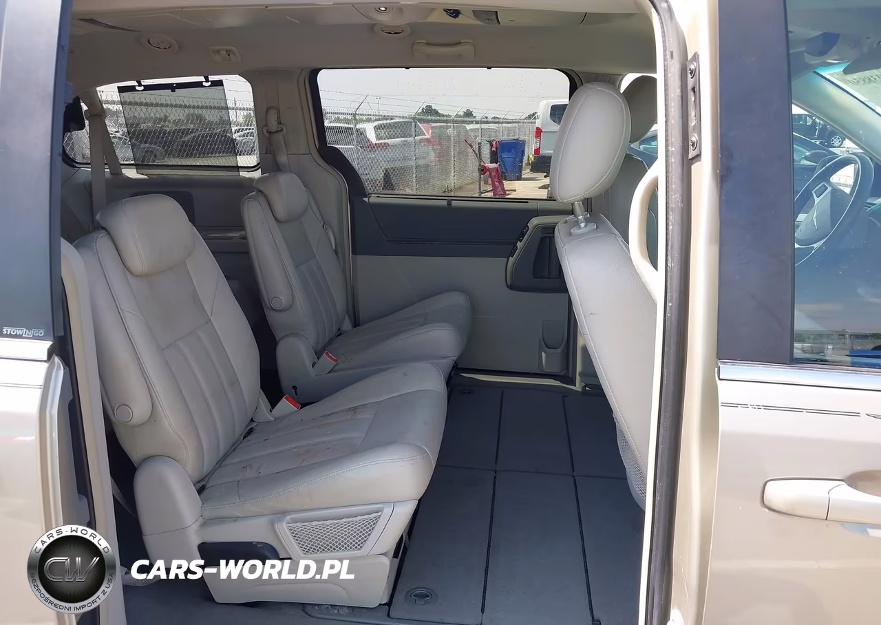 2009 Chrysler Town & Country Touring VIN:2A8HR54159R521056 - 8