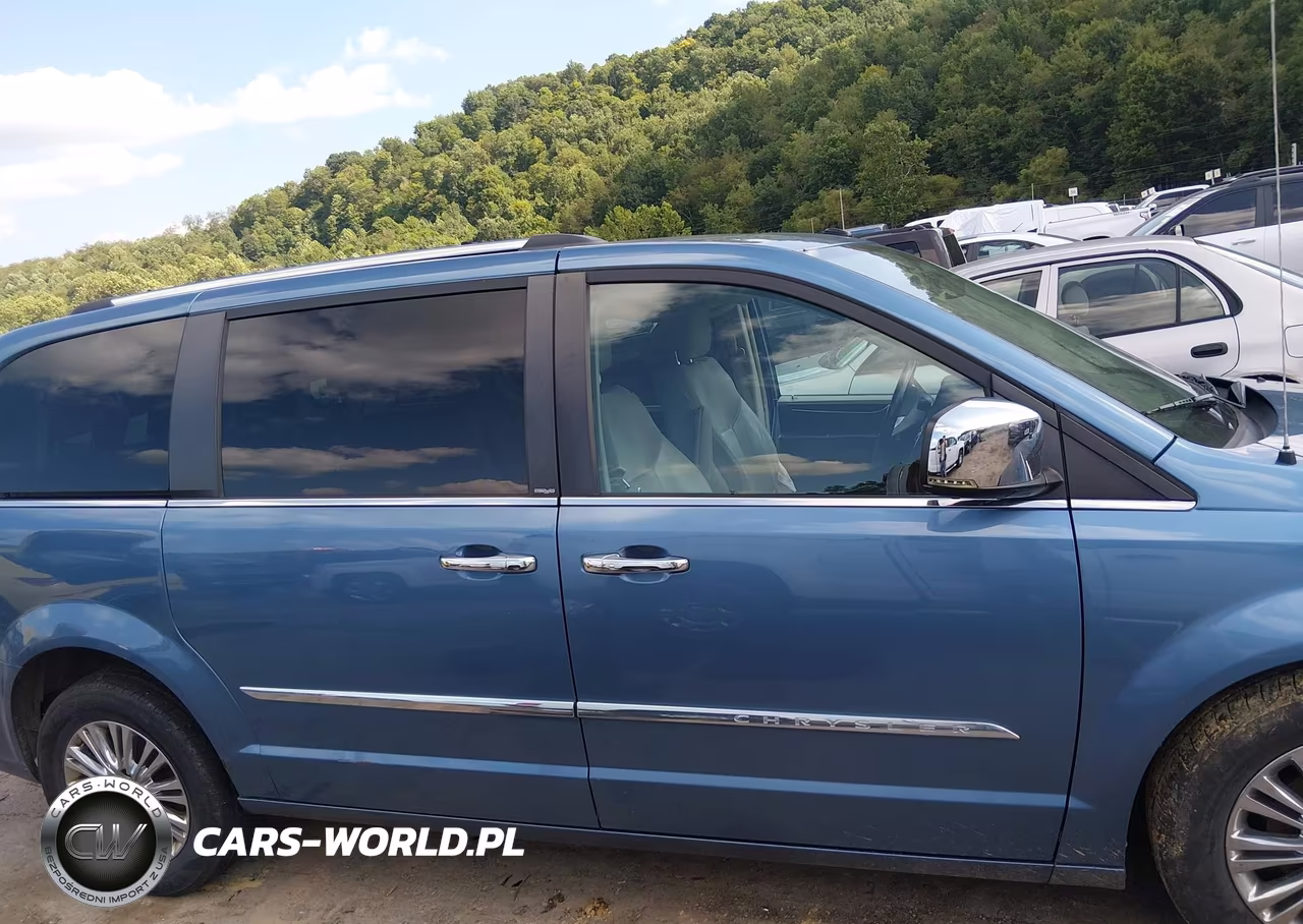 2011 Chrysler Town & Country Limited VIN:2A4RR6DGXBR784147 - 13