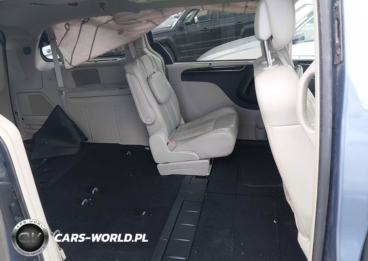 2011 Chrysler Town & Country Limited VIN:2A4RR6DGXBR784147 - 8