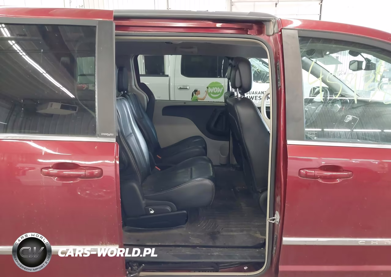 2011 Chrysler Town & Country Touring-L VIN:2A4RR8DGXBR749989 - 8
