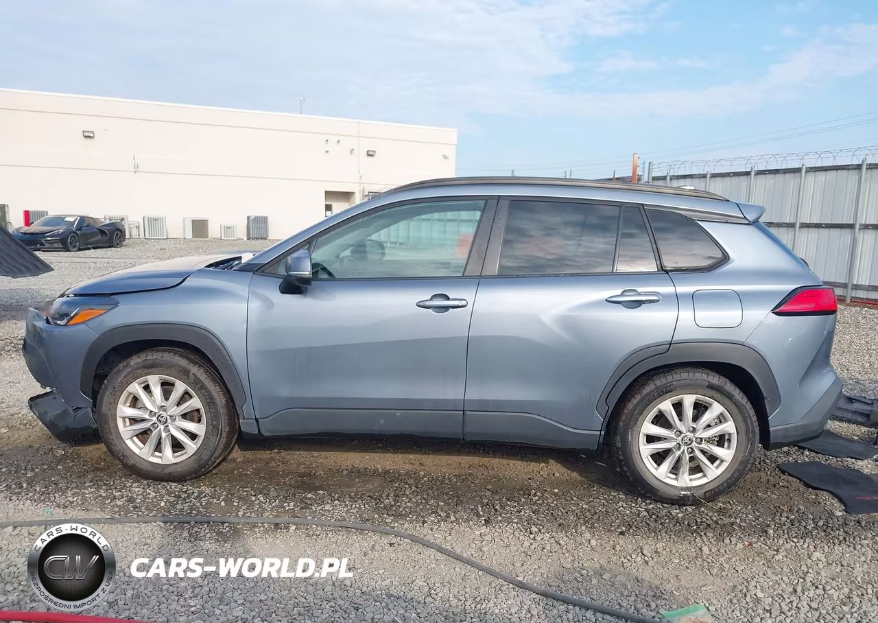2022 Toyota Corolla Cross Le VIN:7MUCAAAG2NV023446 - 15