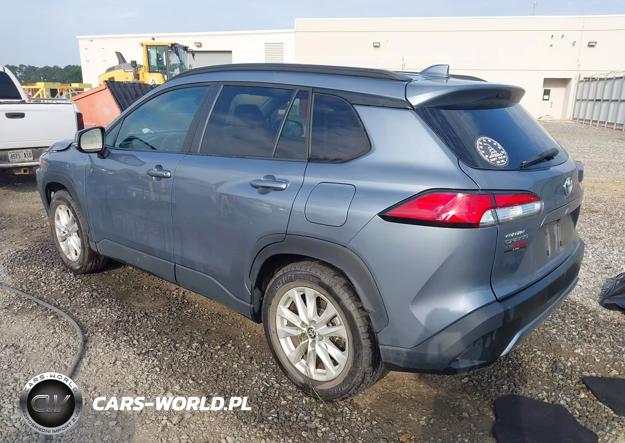 2022 Toyota Corolla Cross Le VIN:7MUCAAAG2NV023446 - 3