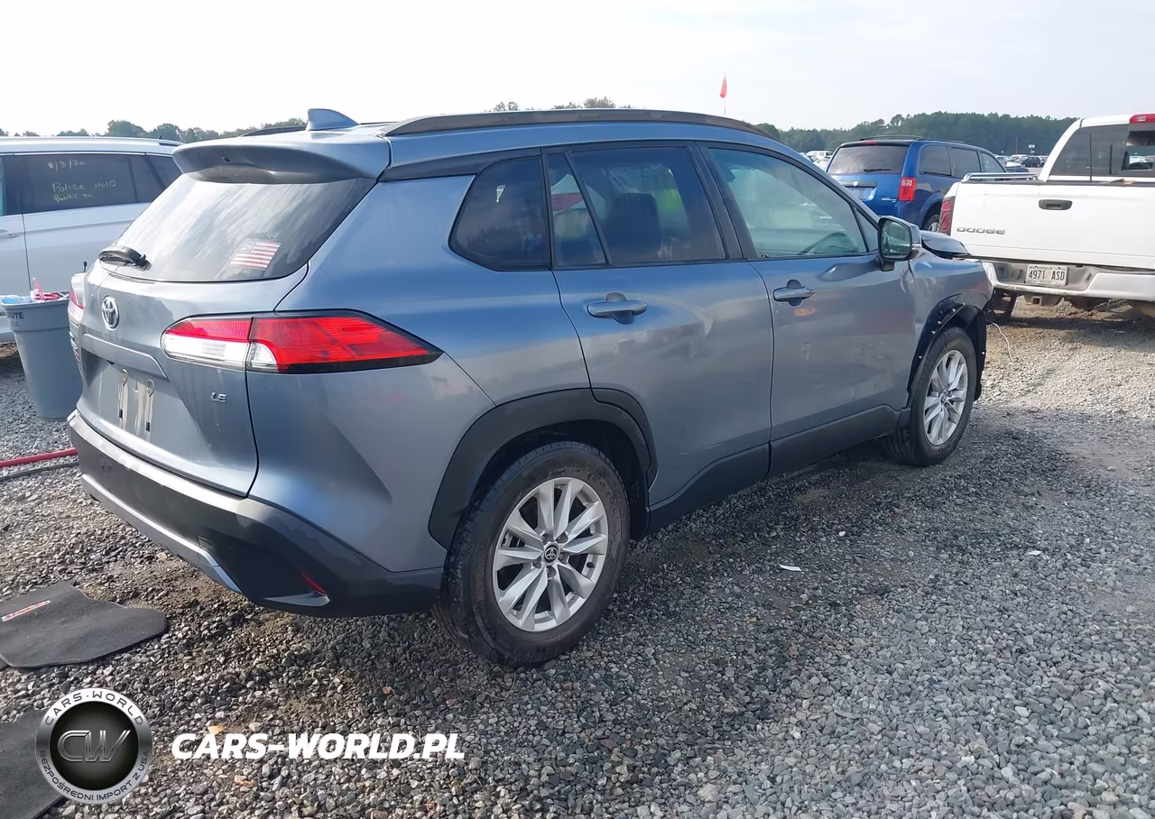 2022 Toyota Corolla Cross Le VIN:7MUCAAAG2NV023446 - 4