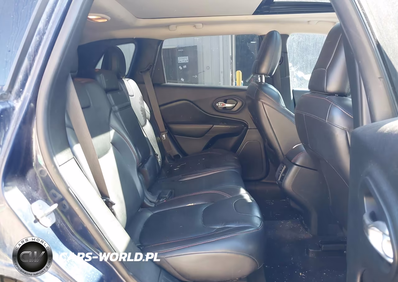2016 Jeep Cherokee Trailhawk VIN:1C4PJMBS7GW335510 - 8
