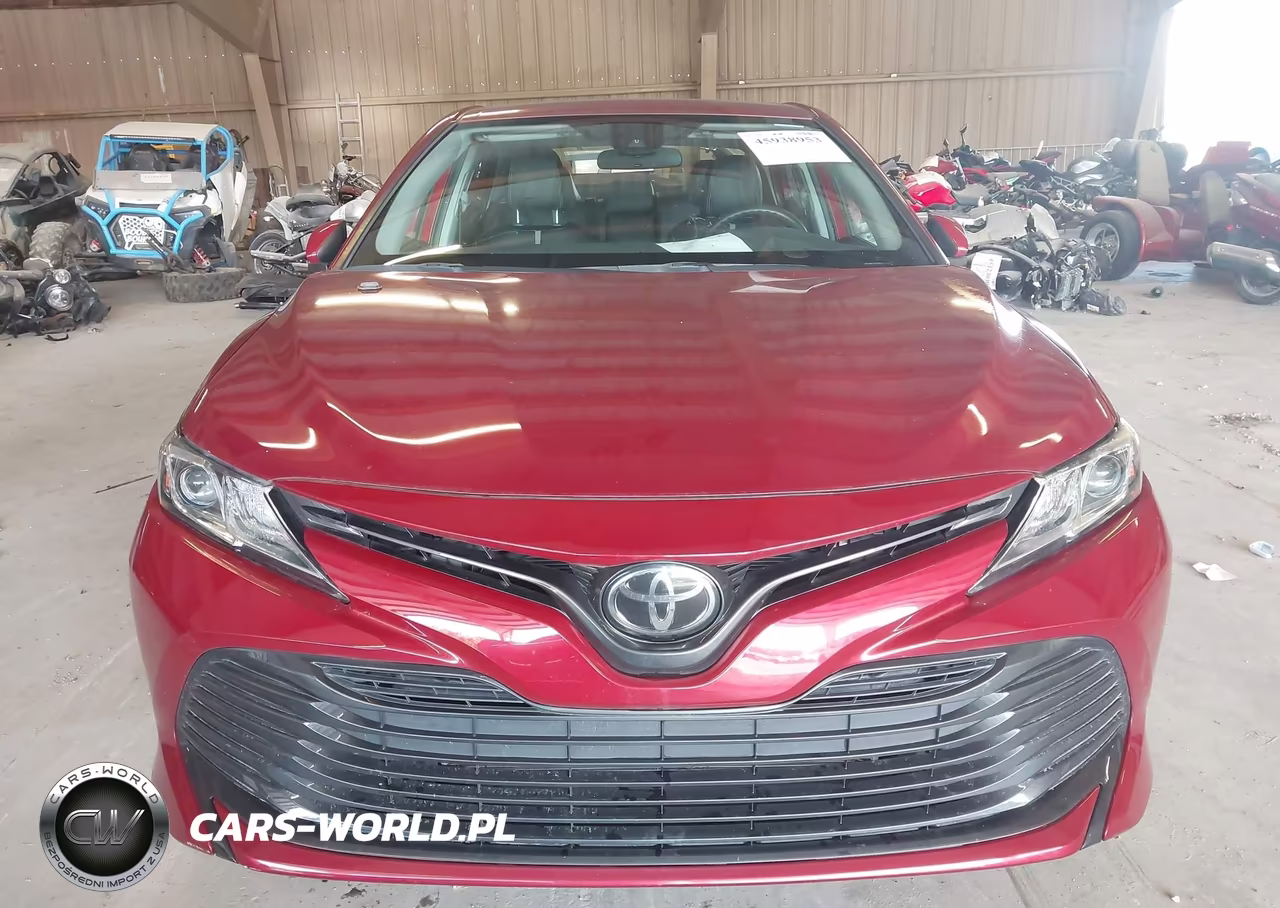 2020 Toyota Camry Le VIN:4T1C11AK7LU384173 - 13