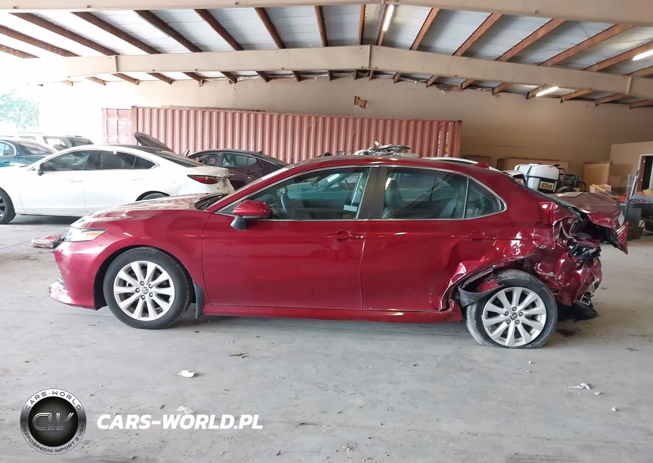 2020 Toyota Camry Le VIN:4T1C11AK7LU384173 - 15