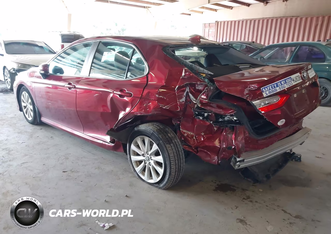 2020 Toyota Camry Le VIN:4T1C11AK7LU384173 - 3