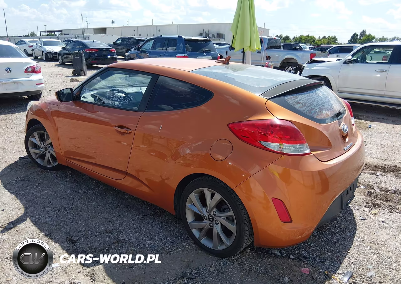 2016 Hyundai Veloster VIN:KMHTC6AD4GU293179 - 3