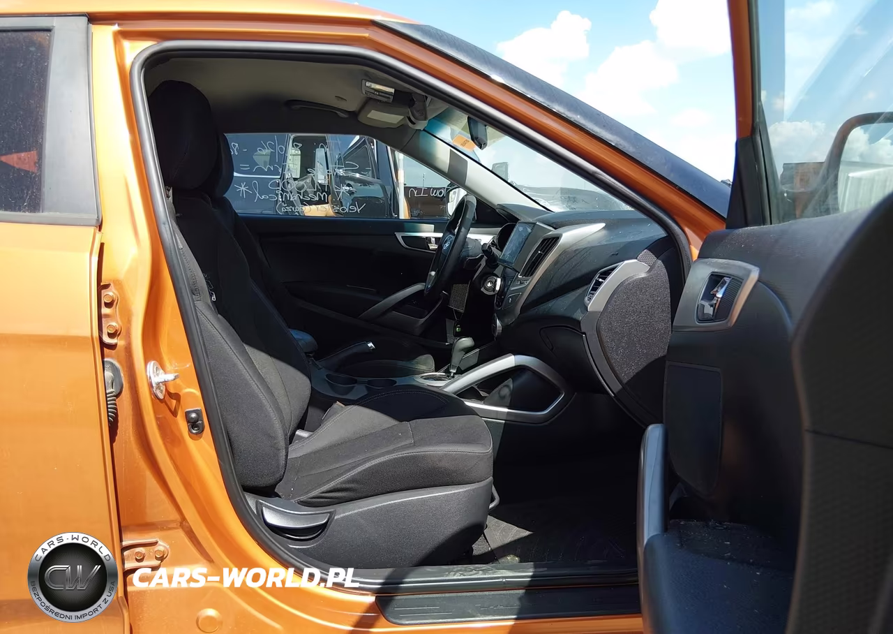 2016 Hyundai Veloster VIN:KMHTC6AD4GU293179 - 5