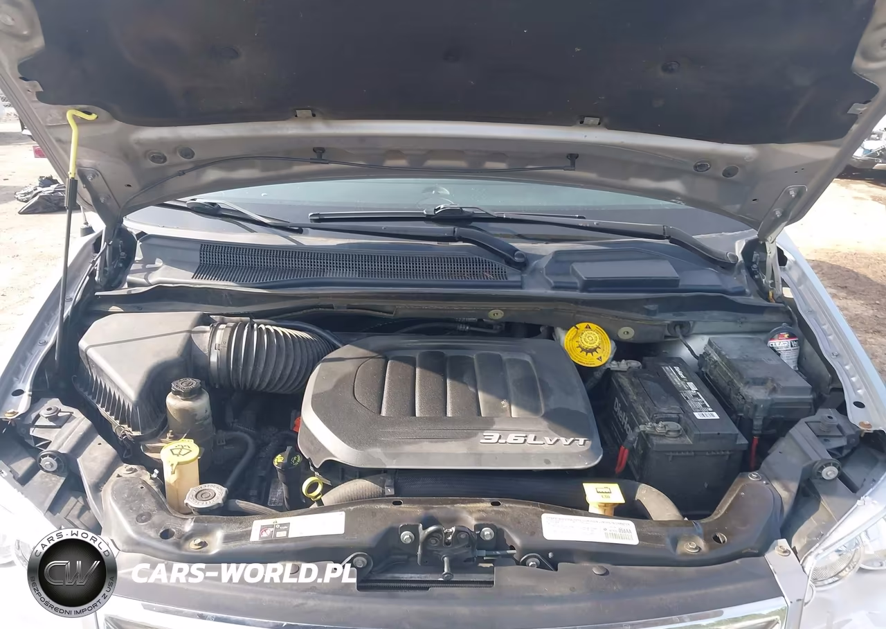 2014 Chrysler Town & Country Touring VIN:2C4RC1BG0ER324495 - 10