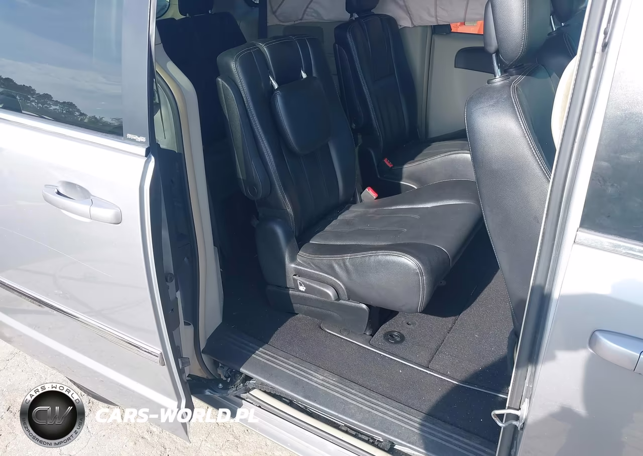 2014 Chrysler Town & Country Touring VIN:2C4RC1BG0ER324495 - 8