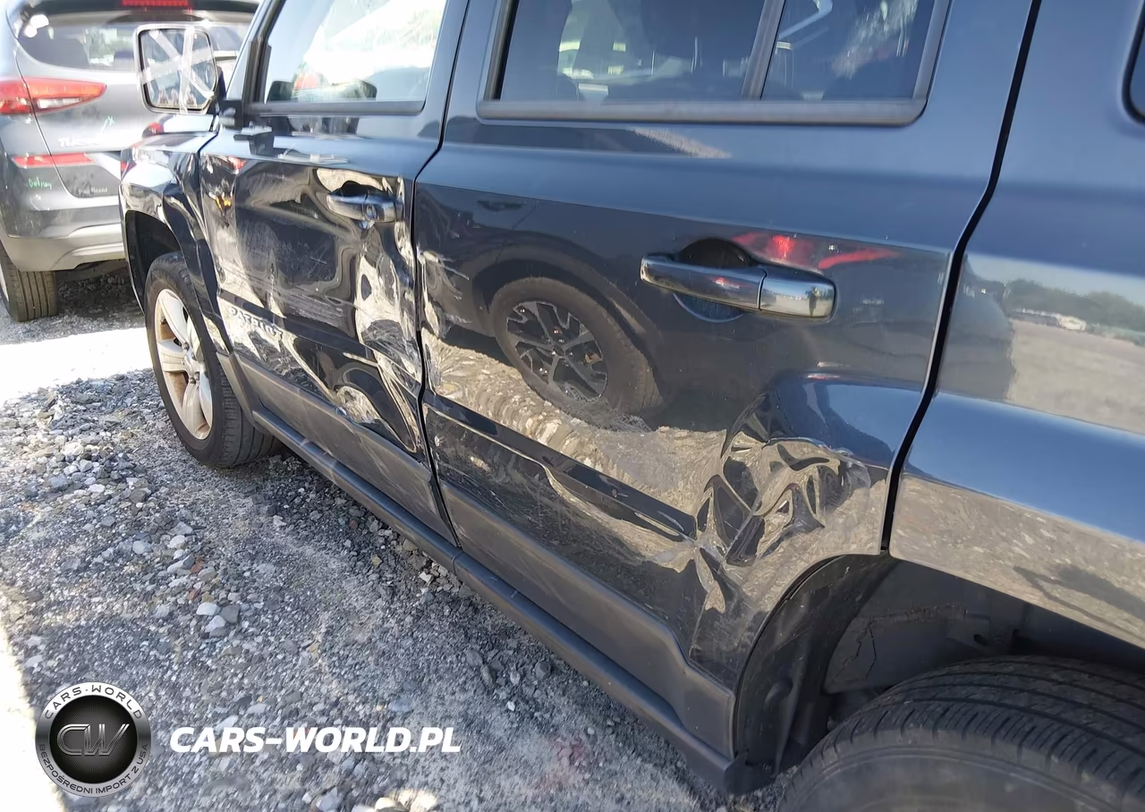 2015 Jeep Patriot Latitude VIN:1C4NJRFBXFD245454 - 13