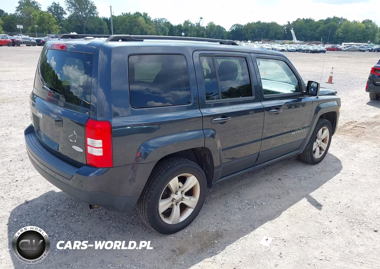 2015 Jeep Patriot Latitude VIN:1C4NJRFBXFD245454 - 4