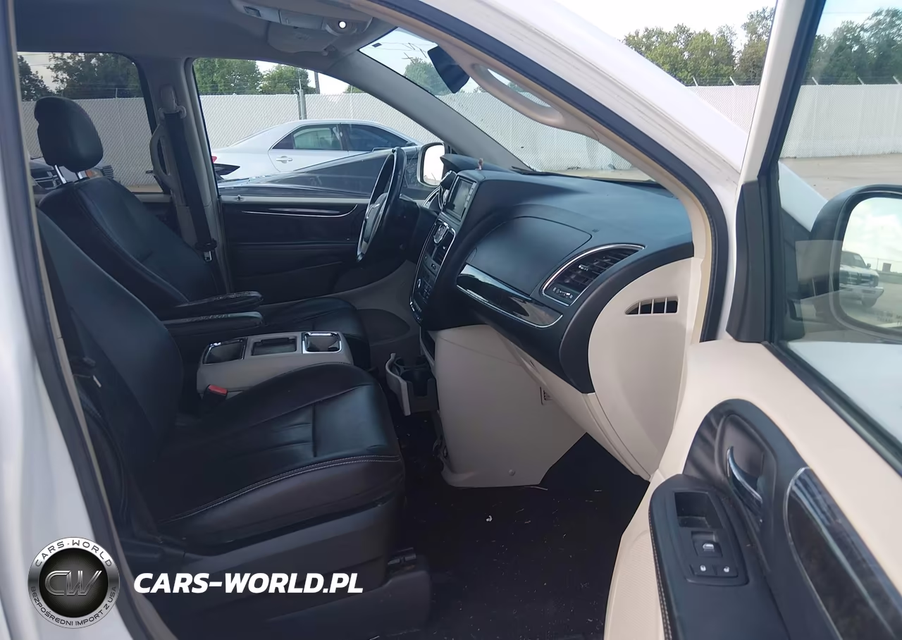 2014 Chrysler Town & Country Touring VIN:2C4RC1BG6ER293849 - 5