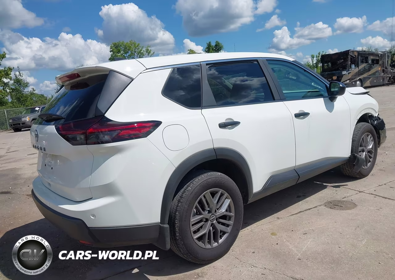2026 Nissan Rogue S VIN:5N1BT3AA4TC672313 - 3