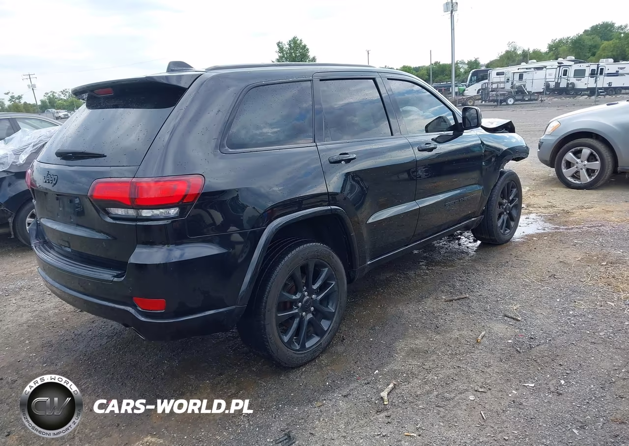 2018 Jeep Grand Cherokee Altitude 4X4 VIN:1C4RJFAG5JC234640 - 4