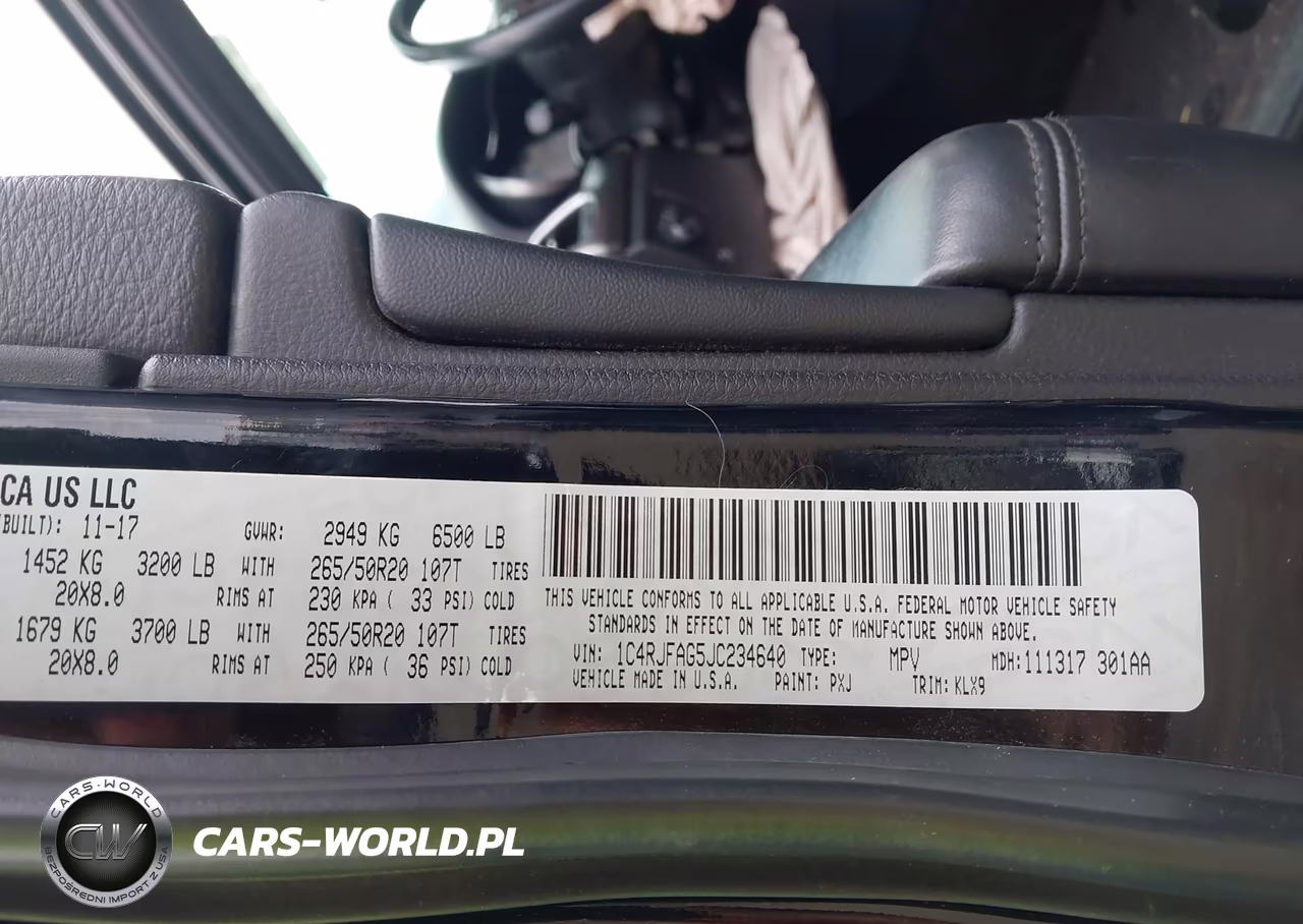 2018 Jeep Grand Cherokee Altitude 4X4 VIN:1C4RJFAG5JC234640 - 9