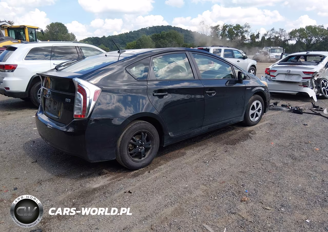 2012 Toyota Prius Three VIN:JTDKN3DU6C1526432 - 4