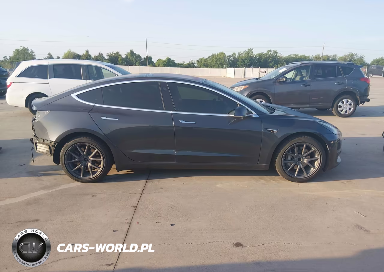 2018 Tesla Model 3 Long Range-Mid Range VIN:5YJ3E1EA3JF101641 - 13