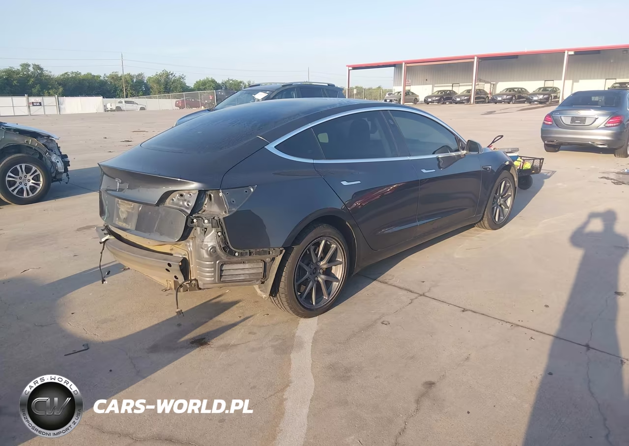 2018 Tesla Model 3 Long Range-Mid Range VIN:5YJ3E1EA3JF101641 - 4