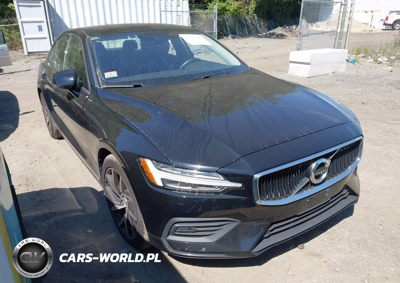 2020 Volvo S60 T6 Momentum