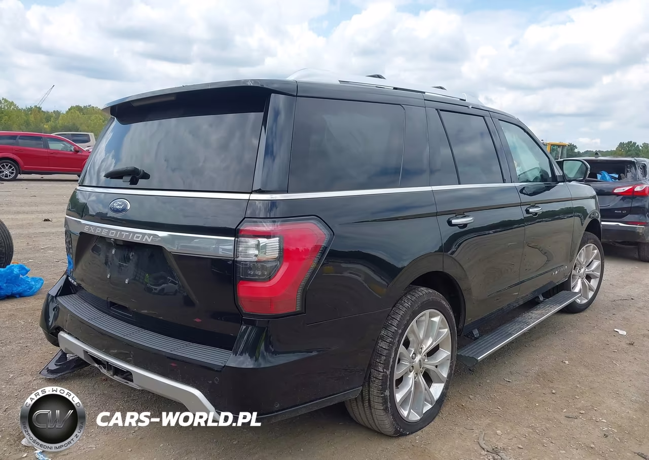 2018 Ford Expedition Platinum VIN:1FMJU1MT8JEA00220 - 4