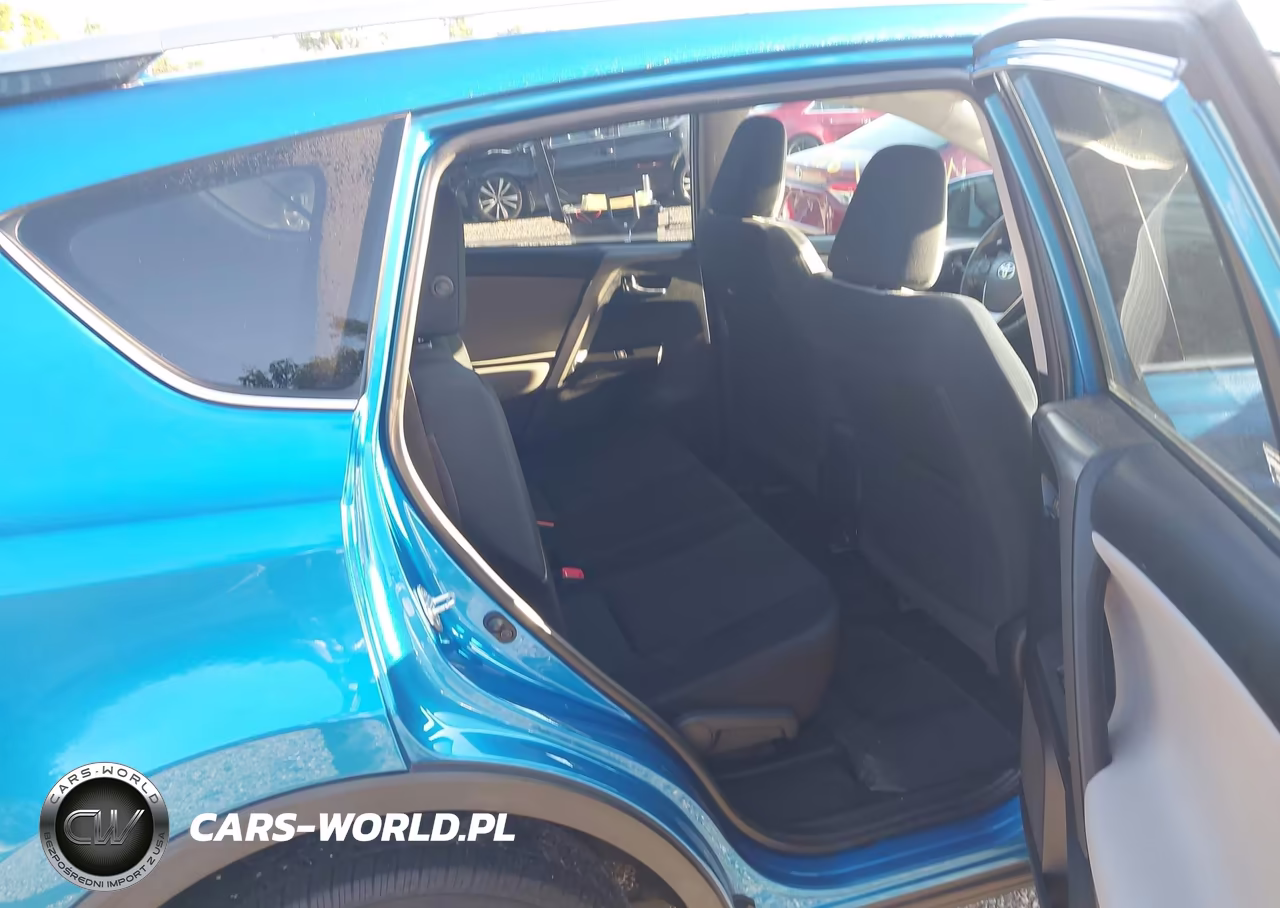 2017 RAV4 XLE RAV4 XLE XLE VIN:2T3WFREV3HW404192 - 8
