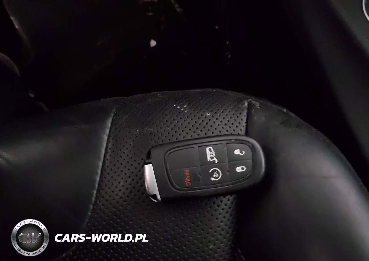 2019 Jeep Cherokee High Altitude 4X4 VIN:1C4PJMDX4KD467430 - 11