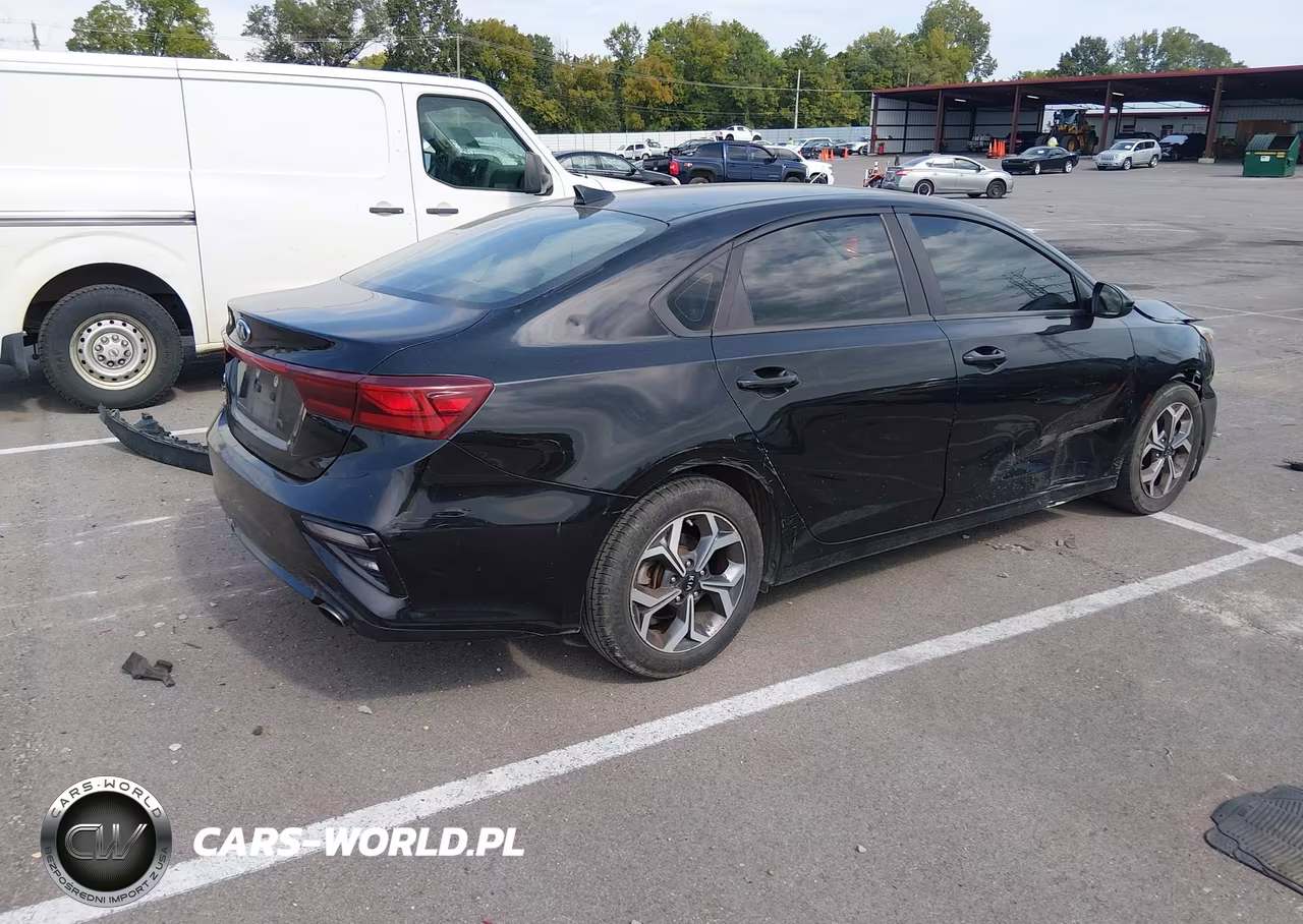 2019 Kia Forte Lxs VIN:3KPF24AD1KE088869 - 4