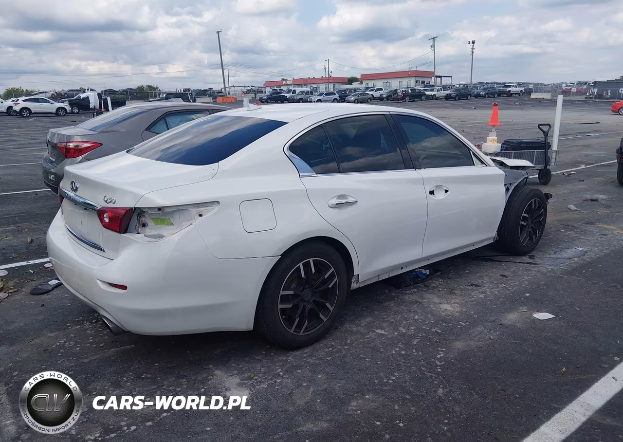 2015 Infiniti Q50 Premium VIN:JN1BV7AP5FM335984 - 4