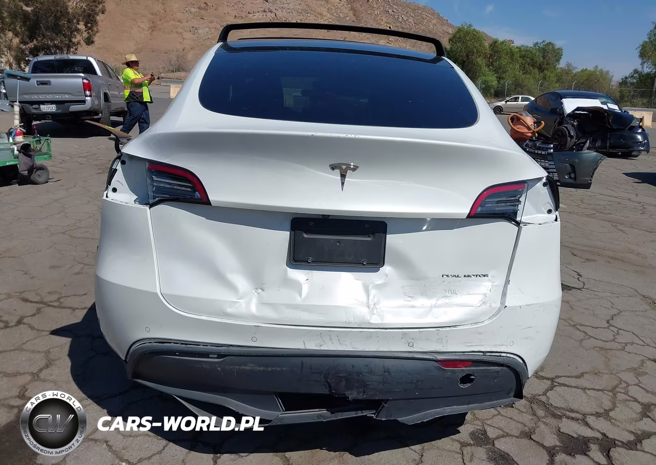 2021 Tesla Model Y Long Range Dual Motor All-Wheel Drive VIN:5YJYGDEE2MF112154 - 16