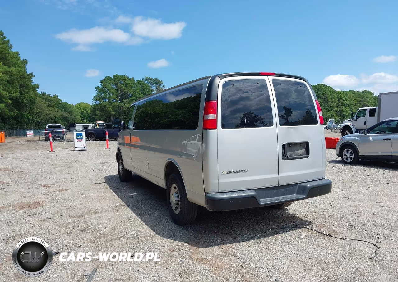 2020 Chevrolet Express Passenger Rwd 3500 Extended Wheelbase Ls VIN:1GAZGNFP8L1266748 - 3