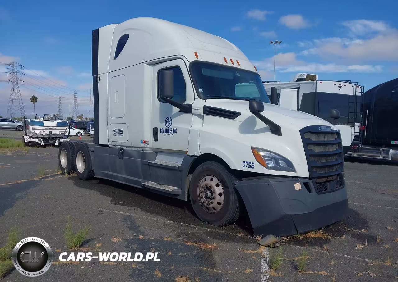 2020 Freightliner Cascadia 126 2020 Freightliner Cascadia 126 6X4 T-A Sleeper Truck Tractor