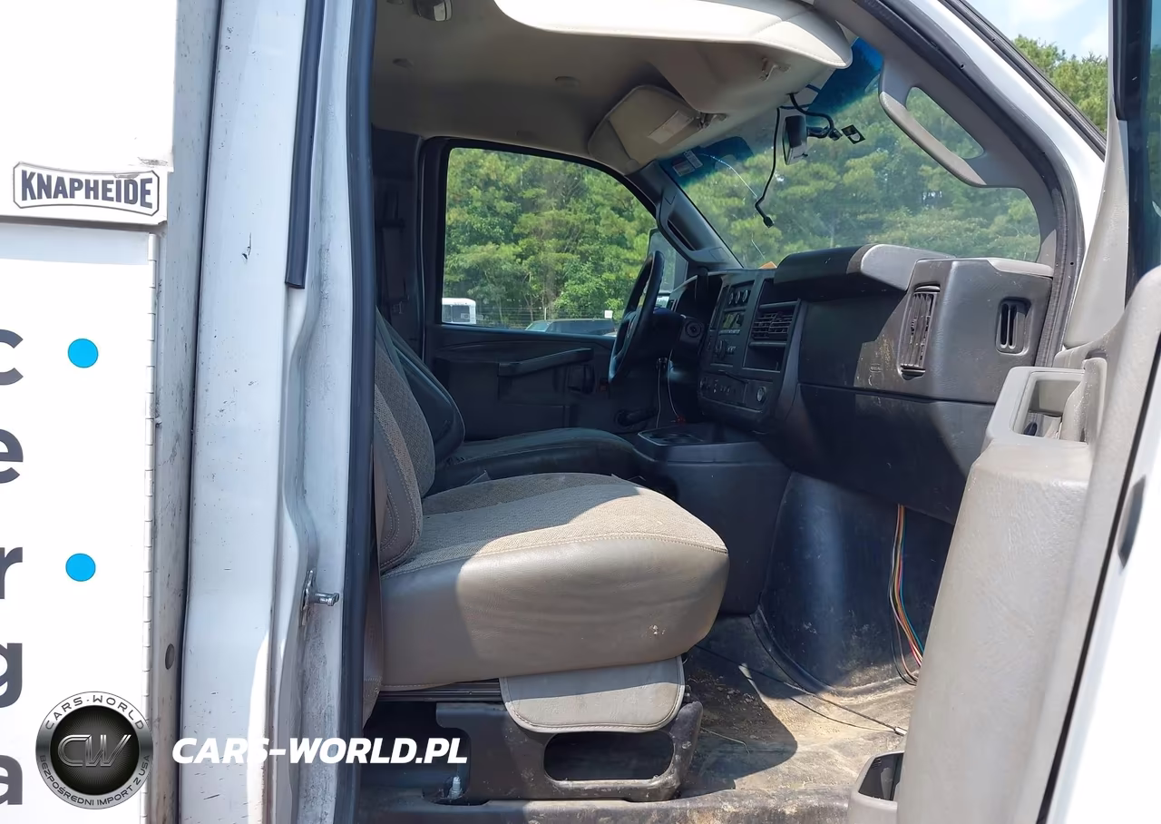 2019 Chevrolet Express Cutaway 4500 VIN:1GB0GRFG9K1366125 - 7
