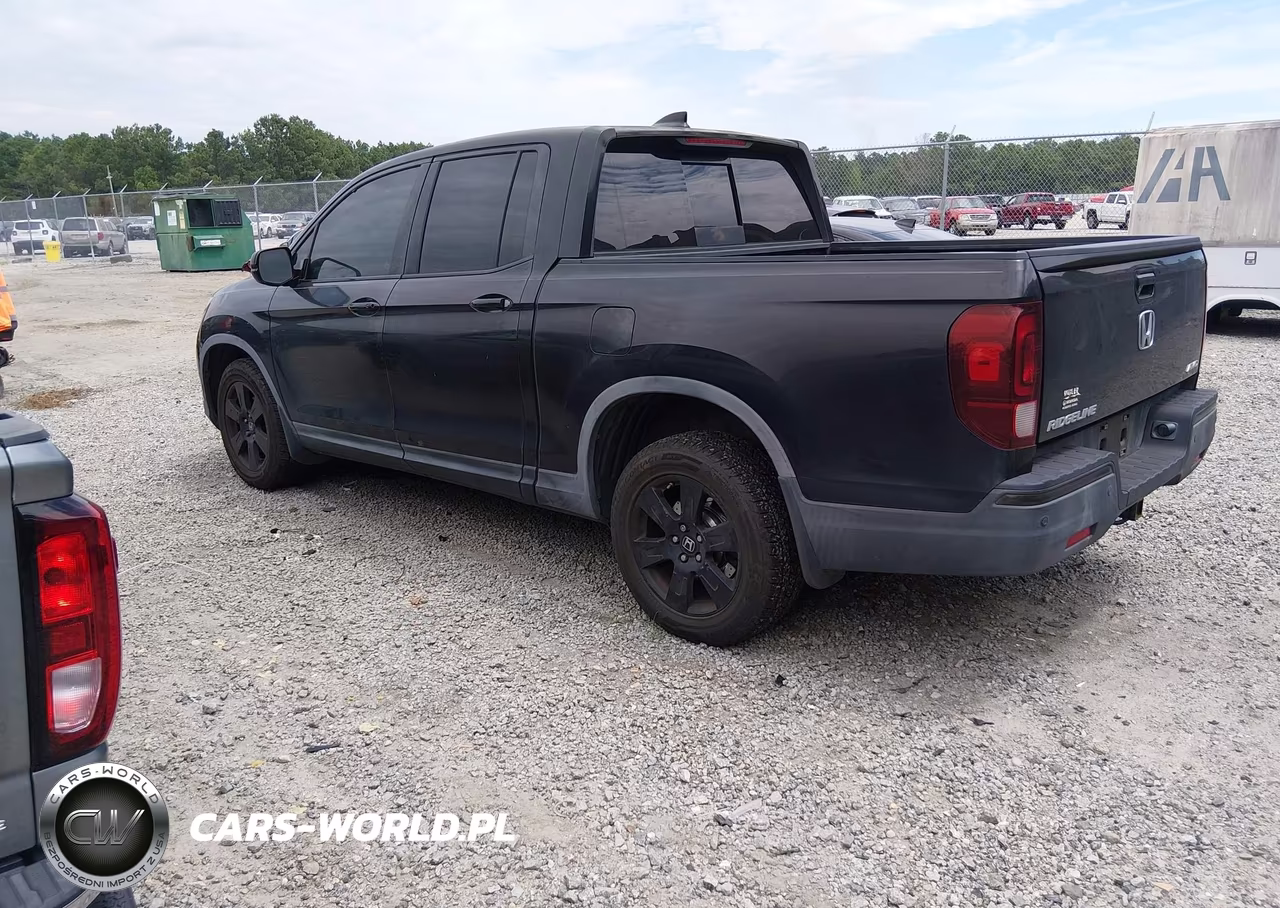 2017 Honda Ridgeline Black Edition VIN:5FPYK3F86HB006904 - 3