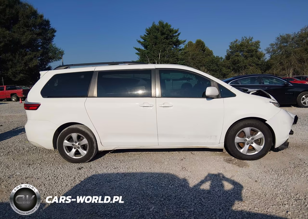 2015 Toyota Sienna Le 8 Passenger VIN:5TDKK3DC4FS590654 - 13