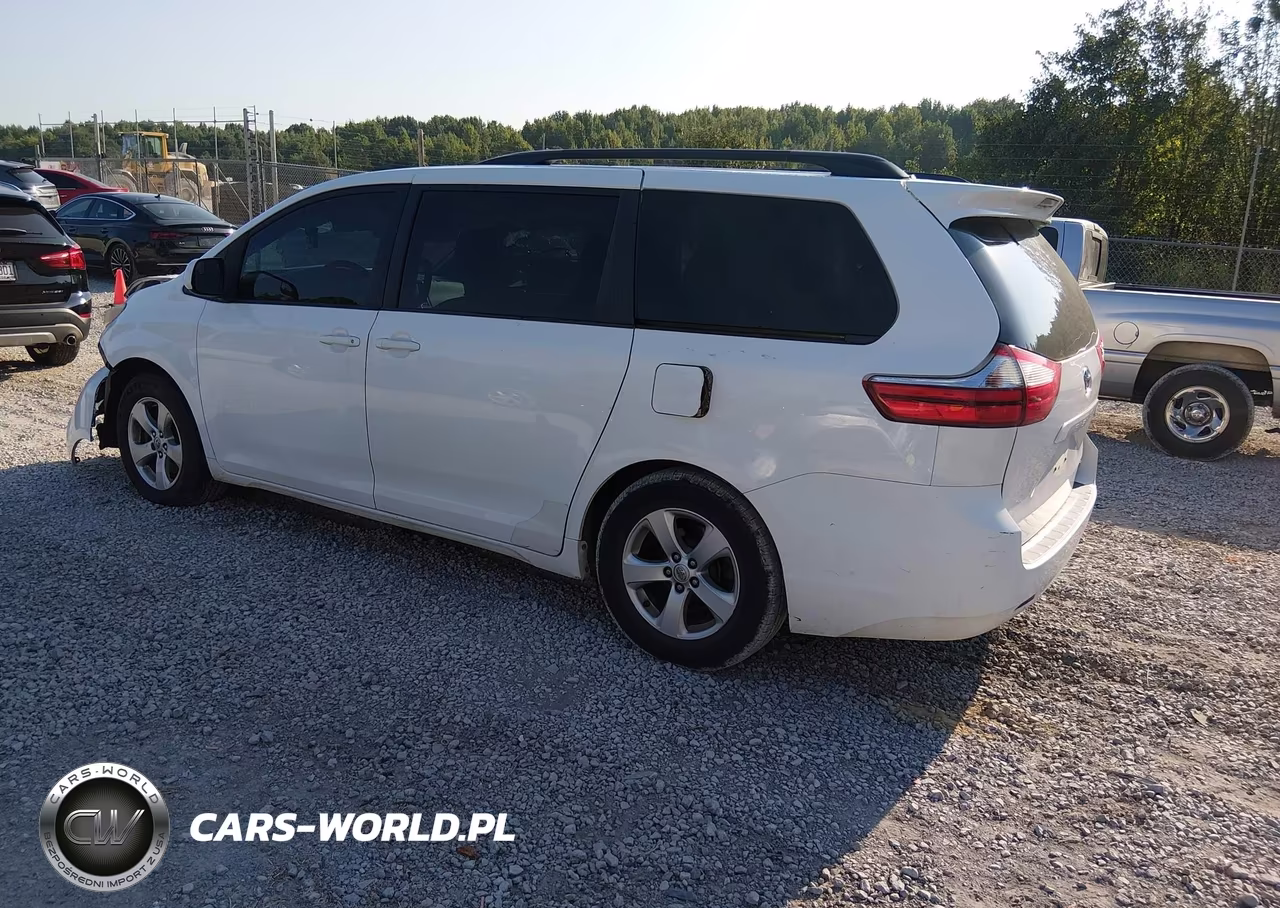 2015 Toyota Sienna Le 8 Passenger VIN:5TDKK3DC4FS590654 - 3