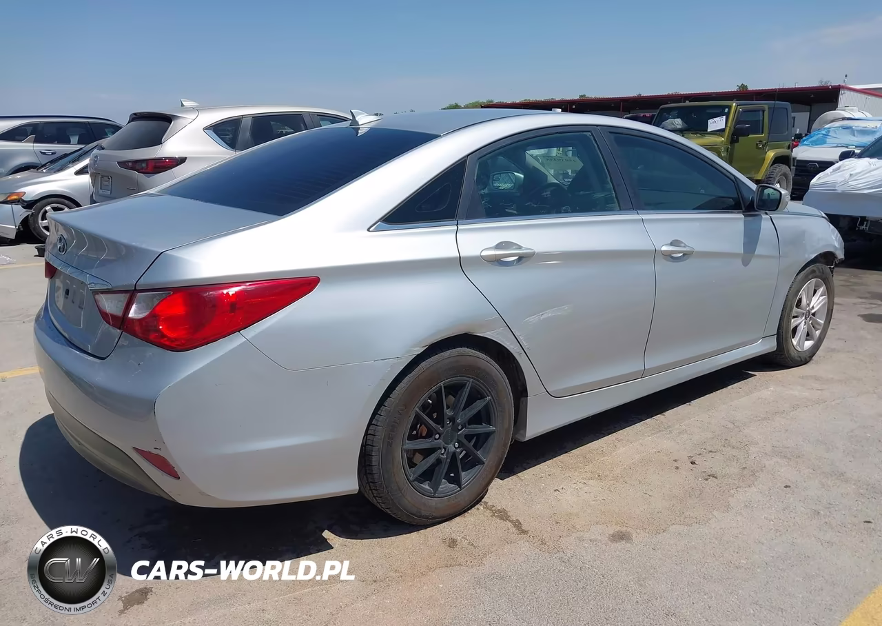 2014 Hyundai Sonata Gls VIN:5NPEB4AC1EH825569 - 4