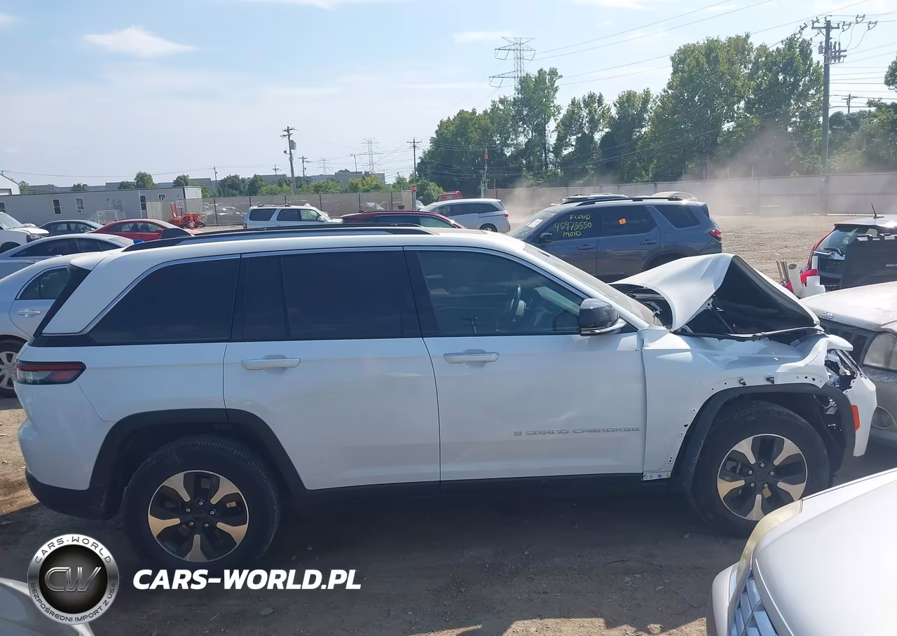 2023 Jeep Grand Cherokee 4Xe VIN:1C4RJYB62PC623715 - 14