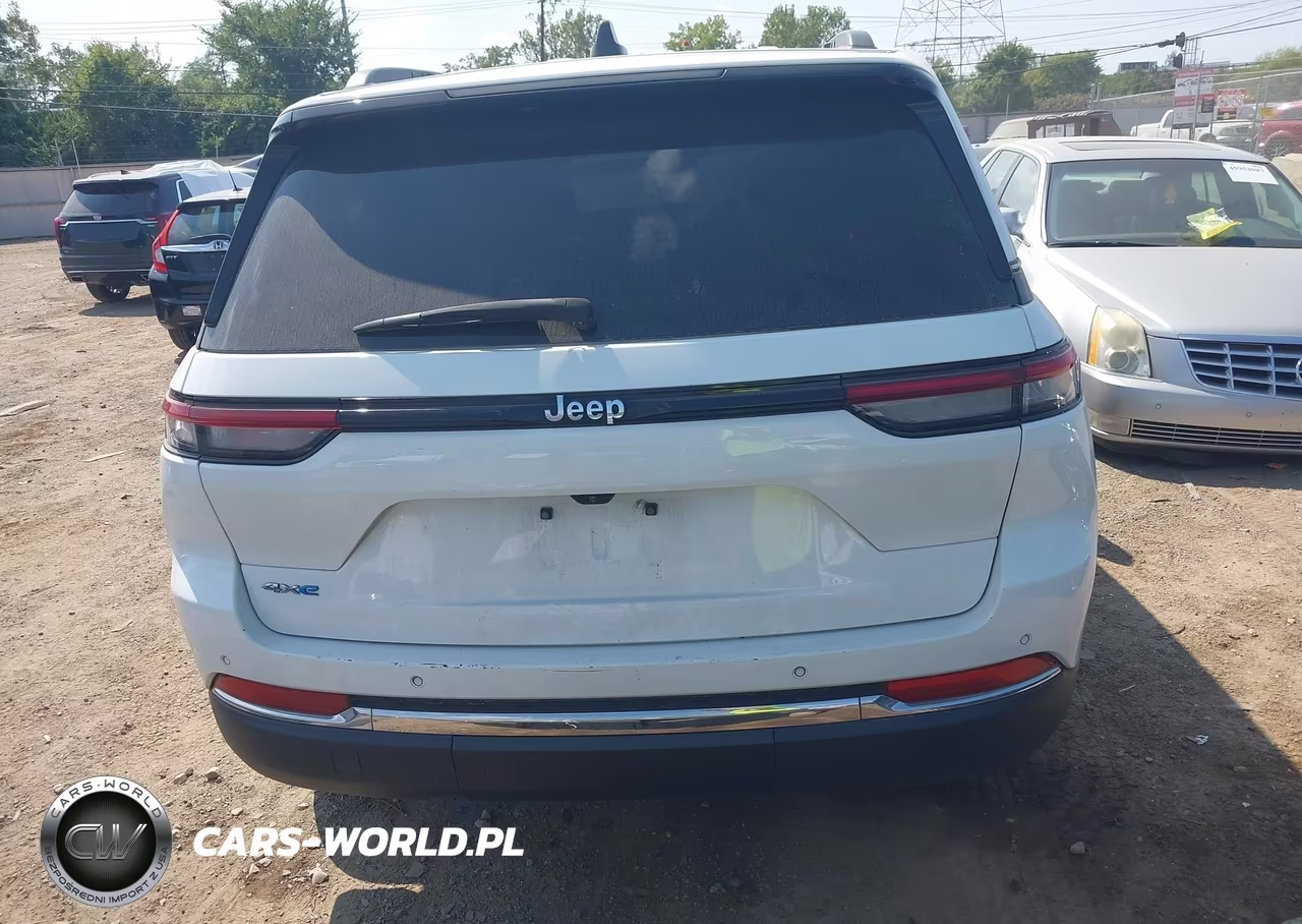 2023 Jeep Grand Cherokee 4Xe VIN:1C4RJYB62PC623715 - 17