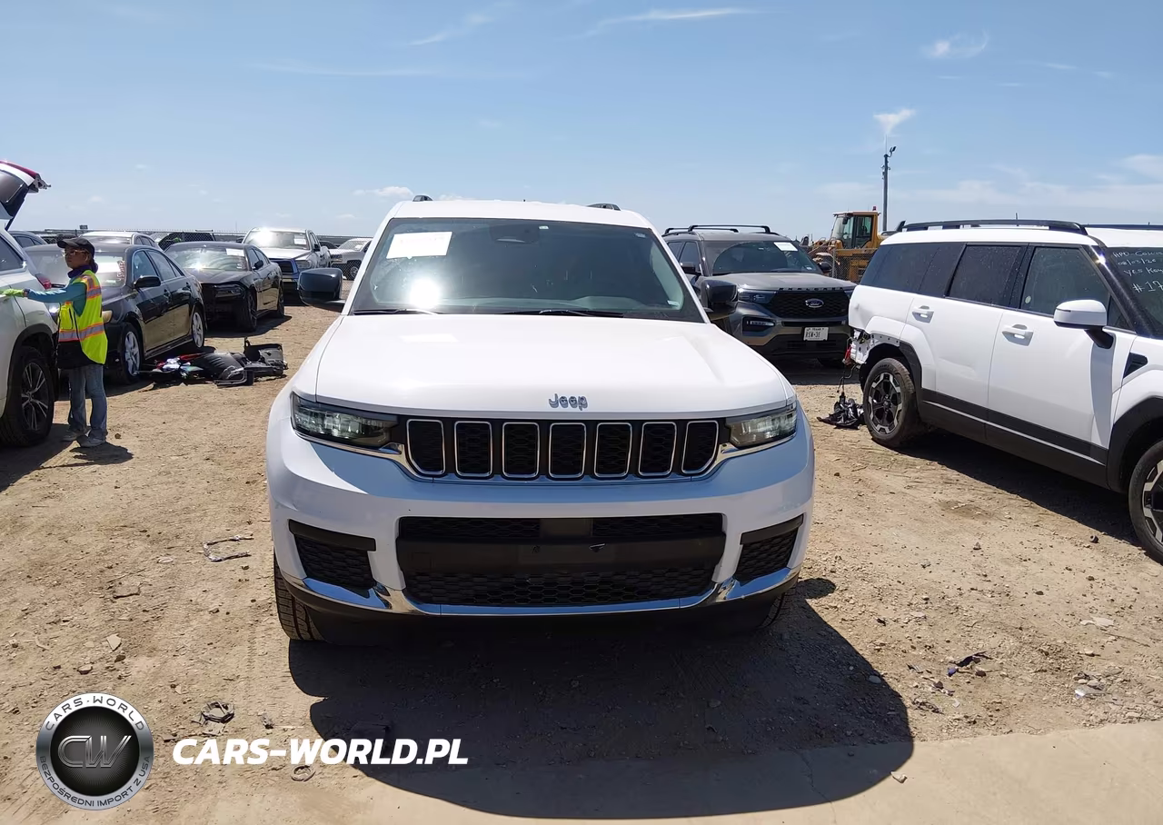 2023 Jeep Grand Cherokee L Laredo 4X2 VIN:1C4RJJAG2P8901582 - 12