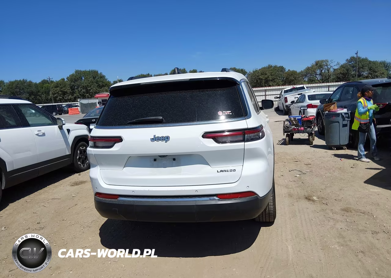 2023 Jeep Grand Cherokee L Laredo 4X2 VIN:1C4RJJAG2P8901582 - 16