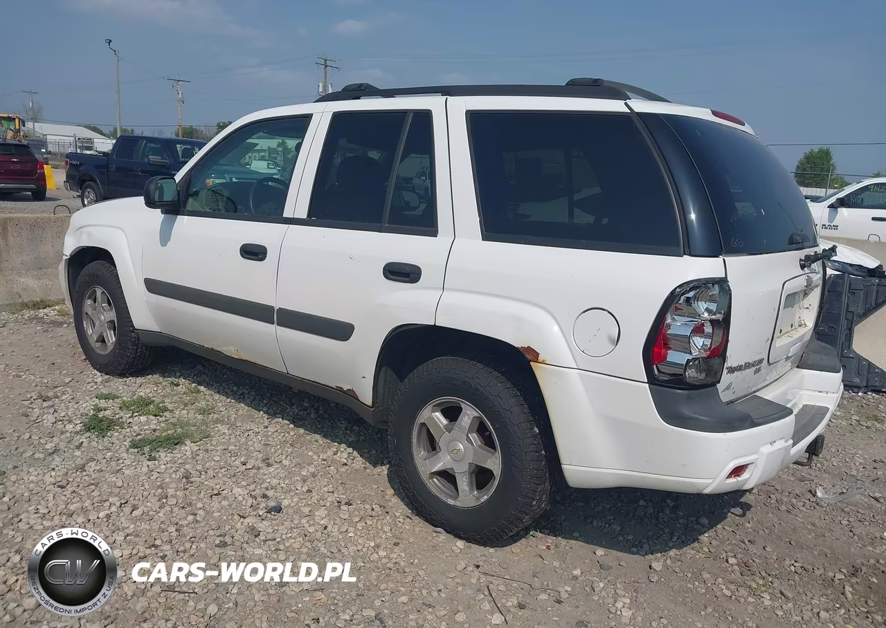2005 Chevrolet Trailblazer Ls VIN:1GNDT13S152209830 - 3