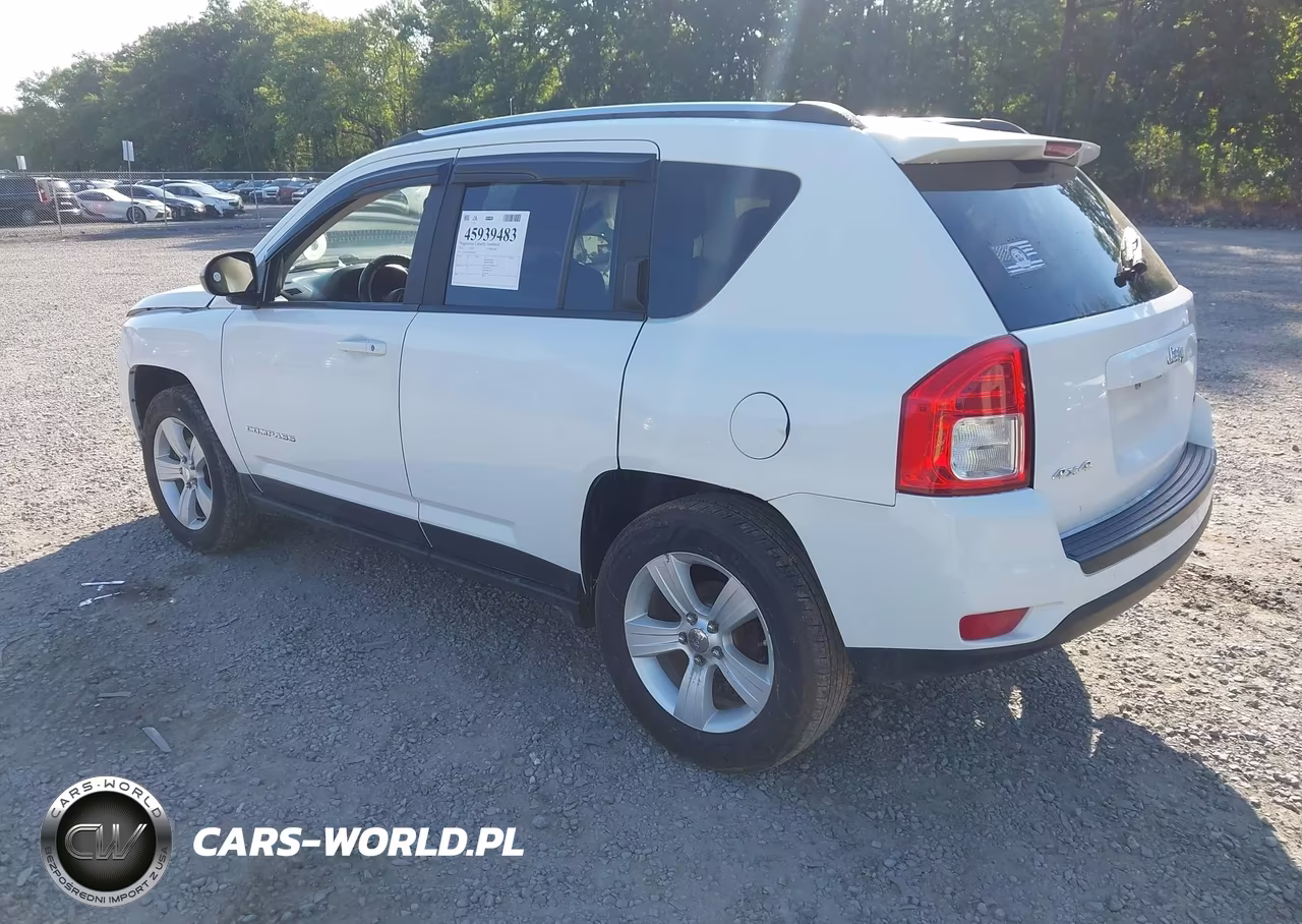 2013 Jeep Compass Latitude VIN:1C4NJDEB5DD207812 - 3