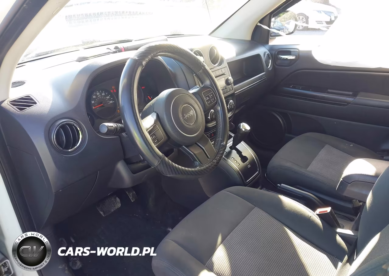 2013 Jeep Compass Latitude VIN:1C4NJDEB5DD207812 - 5