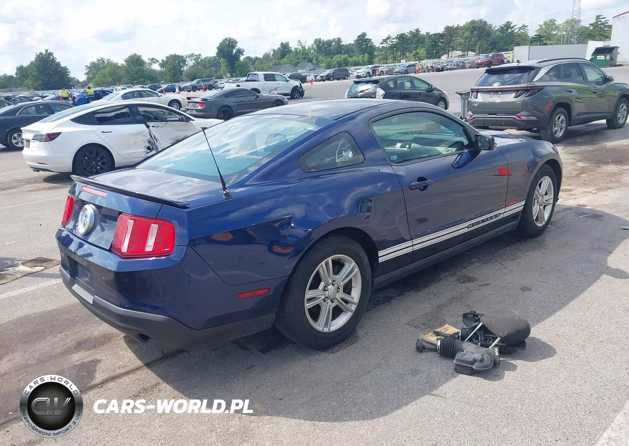2011 Ford Mustang V6 VIN:1ZVBP8AMXB5136045 - 4